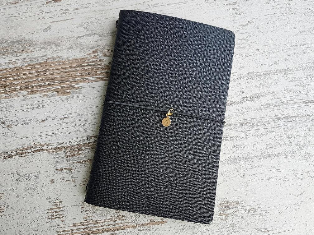 LovedbyGaby travelers notebook black/gold