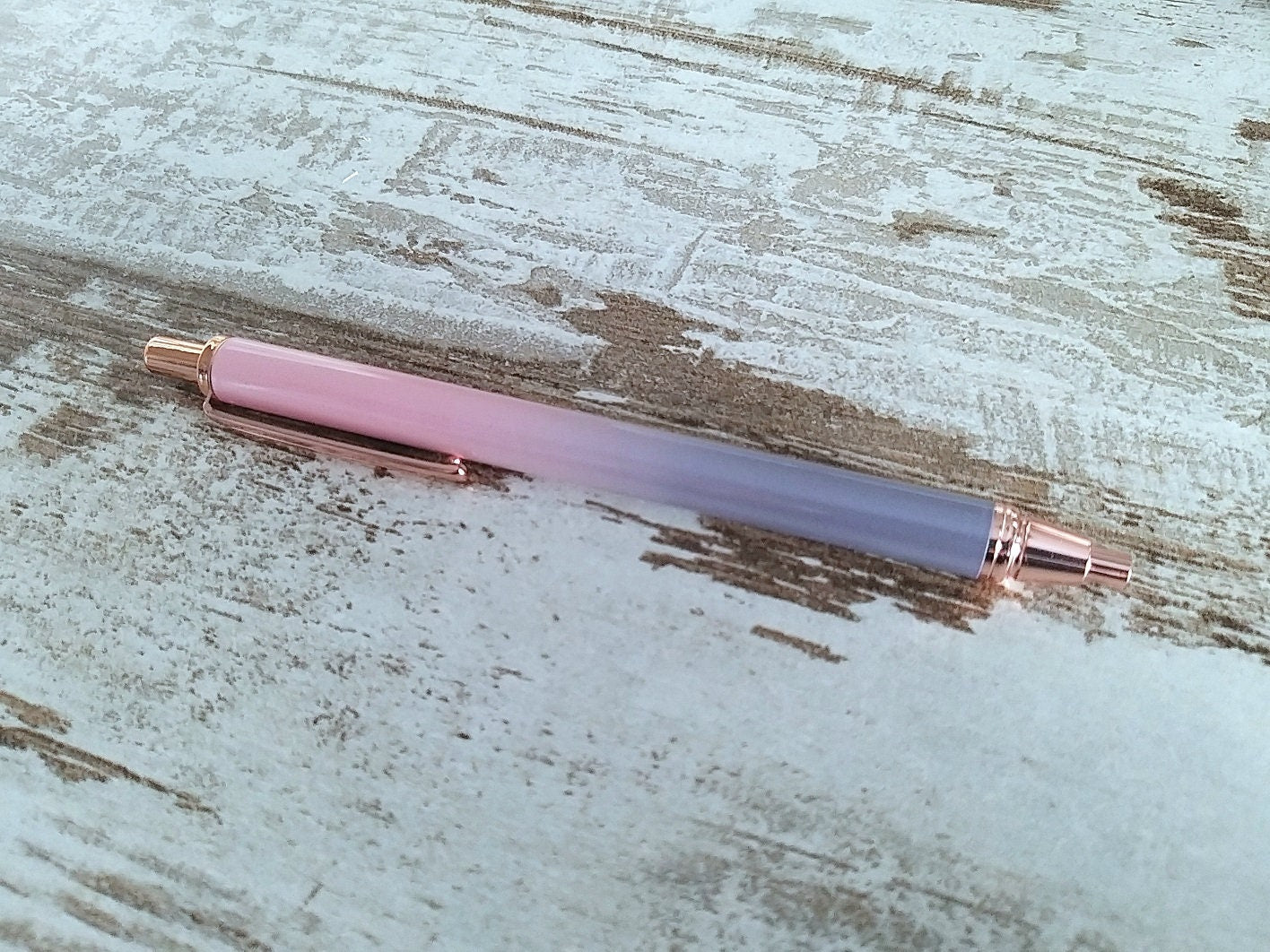 Fountain pen with push button