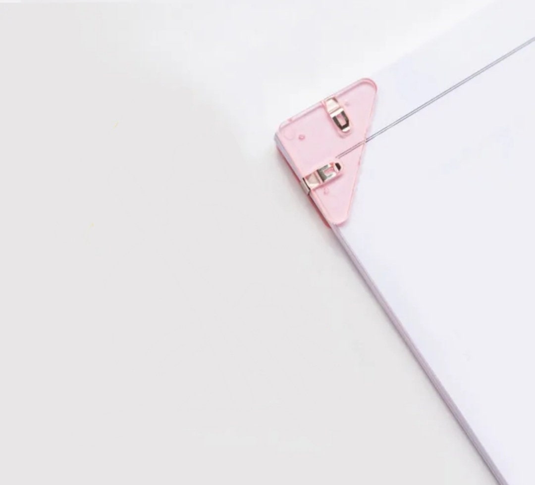 Set of 3 paper triangle clips
