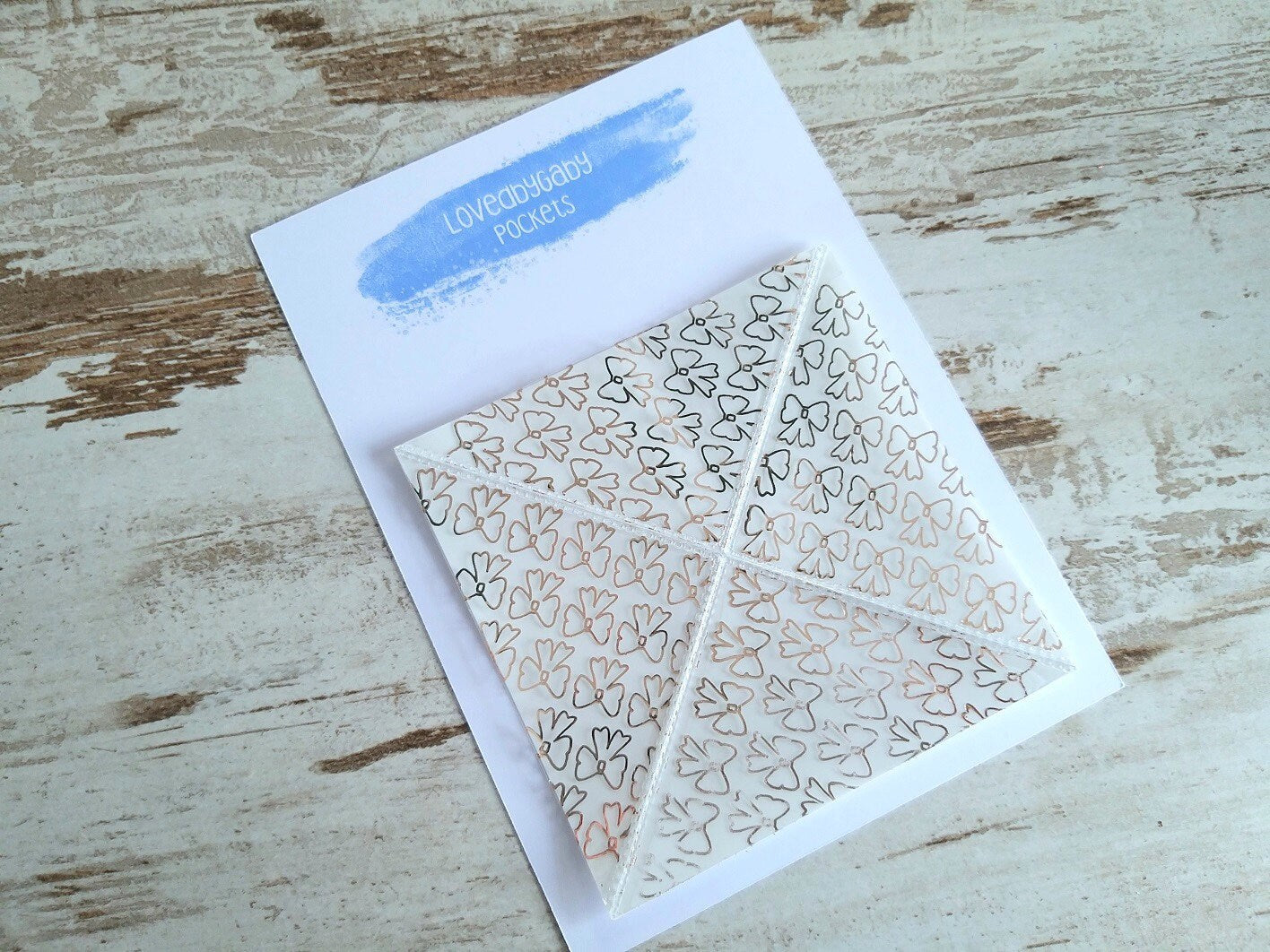 LovedbyGaby adhesive pockets set of 4 triangle