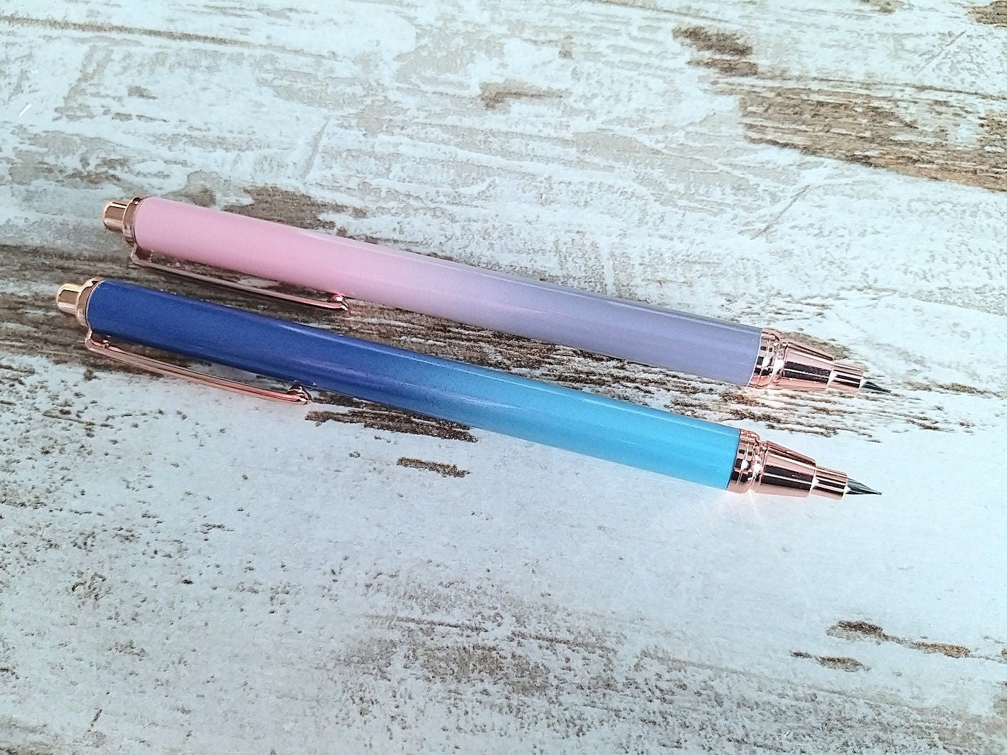 Fountain pen with push button