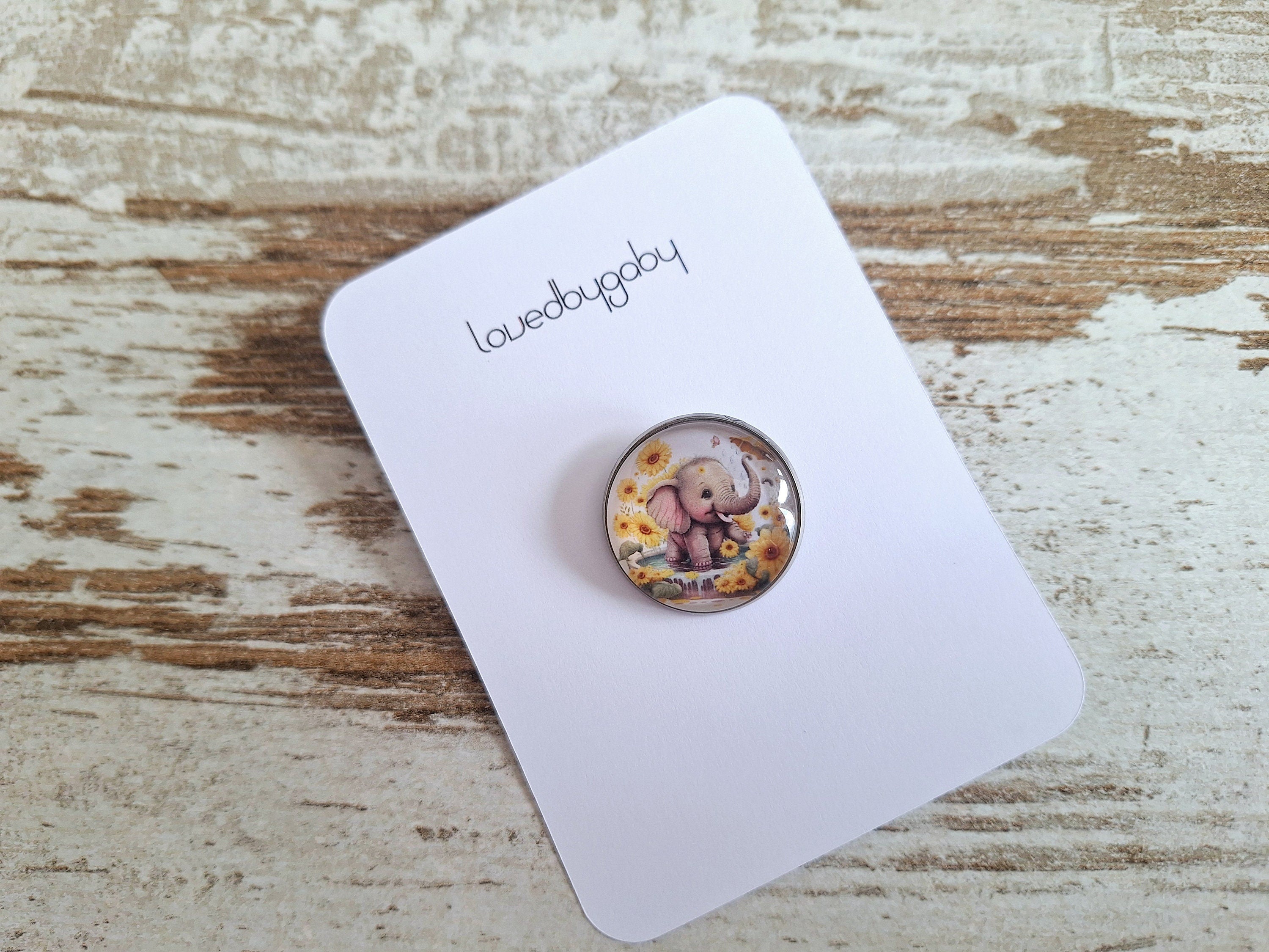 LovedbyGaby buttons/pins 2