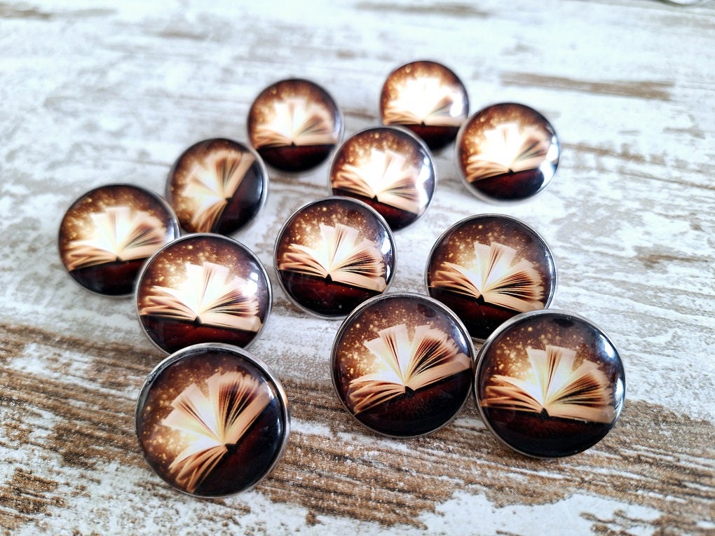 LovedbyGaby buttons/pins 2