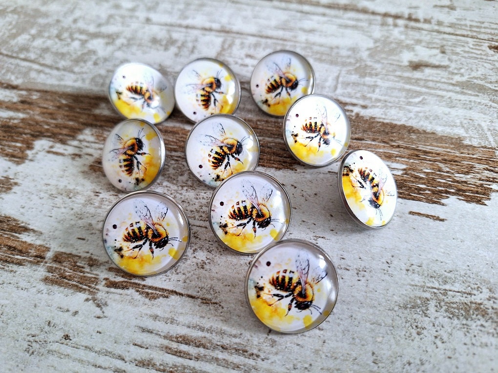 LovedbyGaby buttons/pins 2
